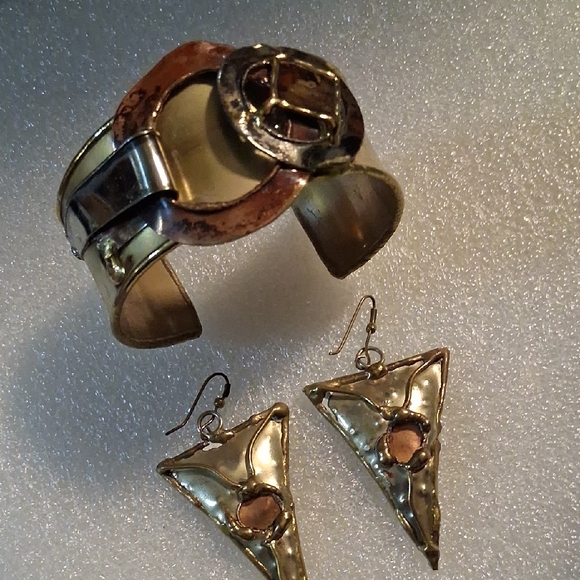 Vintage Jewelry - 1970s Artisan Brass Copper & Silver. Geometric Cuff Bracelet W Matching Earrings